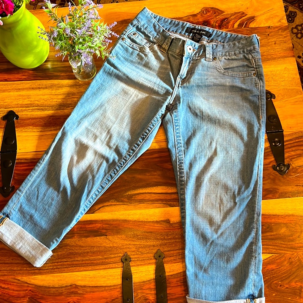 Calvin Klein Capri Length Light Denim Roll-up Cuff Jeans, Size 4